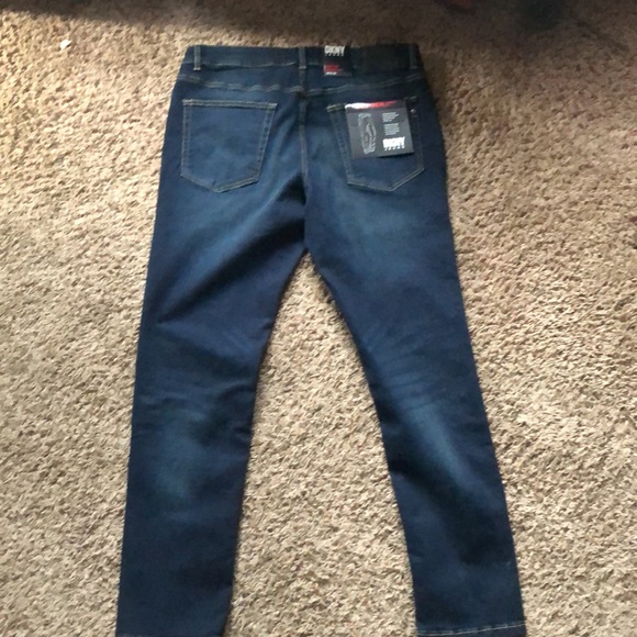 Men’s DKNY skinny jeans 👖 - Picture 7 of 13